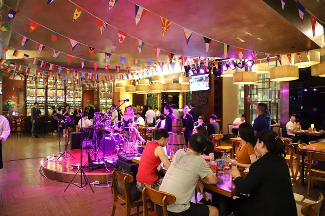合肥皇冠假日酒店 7 月长住客专属活动圆满落幕，夏夜狂欢镌刻难忘记忆