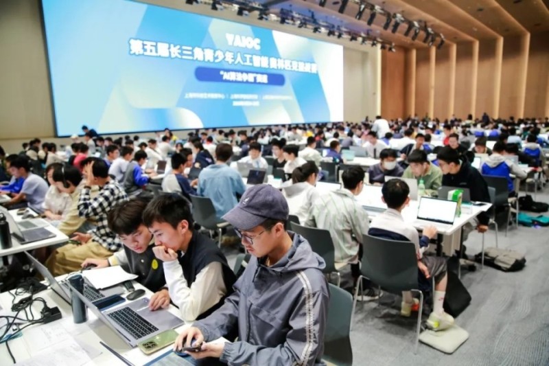 从小学到高校，多赛道覆盖！第五届长三角青少年人工智能奥林匹克挑战赛优秀学生走进世界人工智能大会