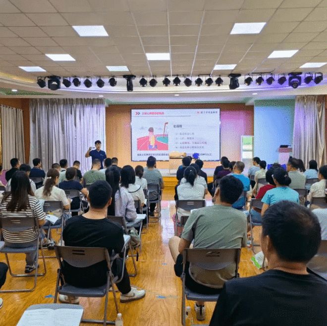 高阳县红十字会在教育系统等行业开展应急救护培训活动