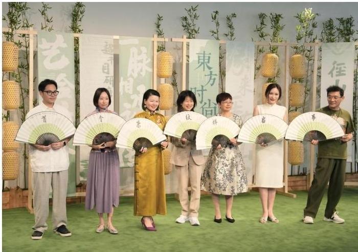 (图为活动现场茶纹样首发仪式)